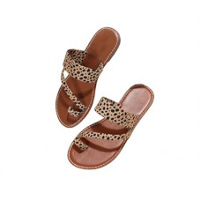 OYOANGLE Women's Leopard Print Toe Ring Sandals Strappy Open Toe Slip On Flat Casual Outdoor Sandals