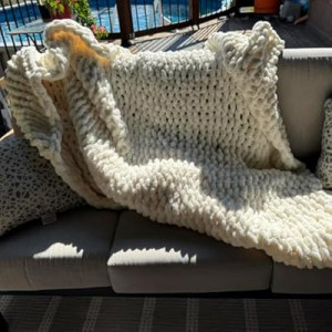 Luxury Super Chunky Knit Throw Blanket, Handmade Chenille Cable Knit Crochet Blanket 50x60, Soft T…