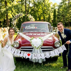Just Married Car Decorations Set – White Wedding Car Ribbon & Flower Kit with Heart Bouquet, Rearview M…